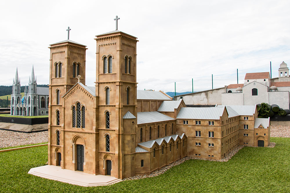 park miniatur śladami objawień matki bożej